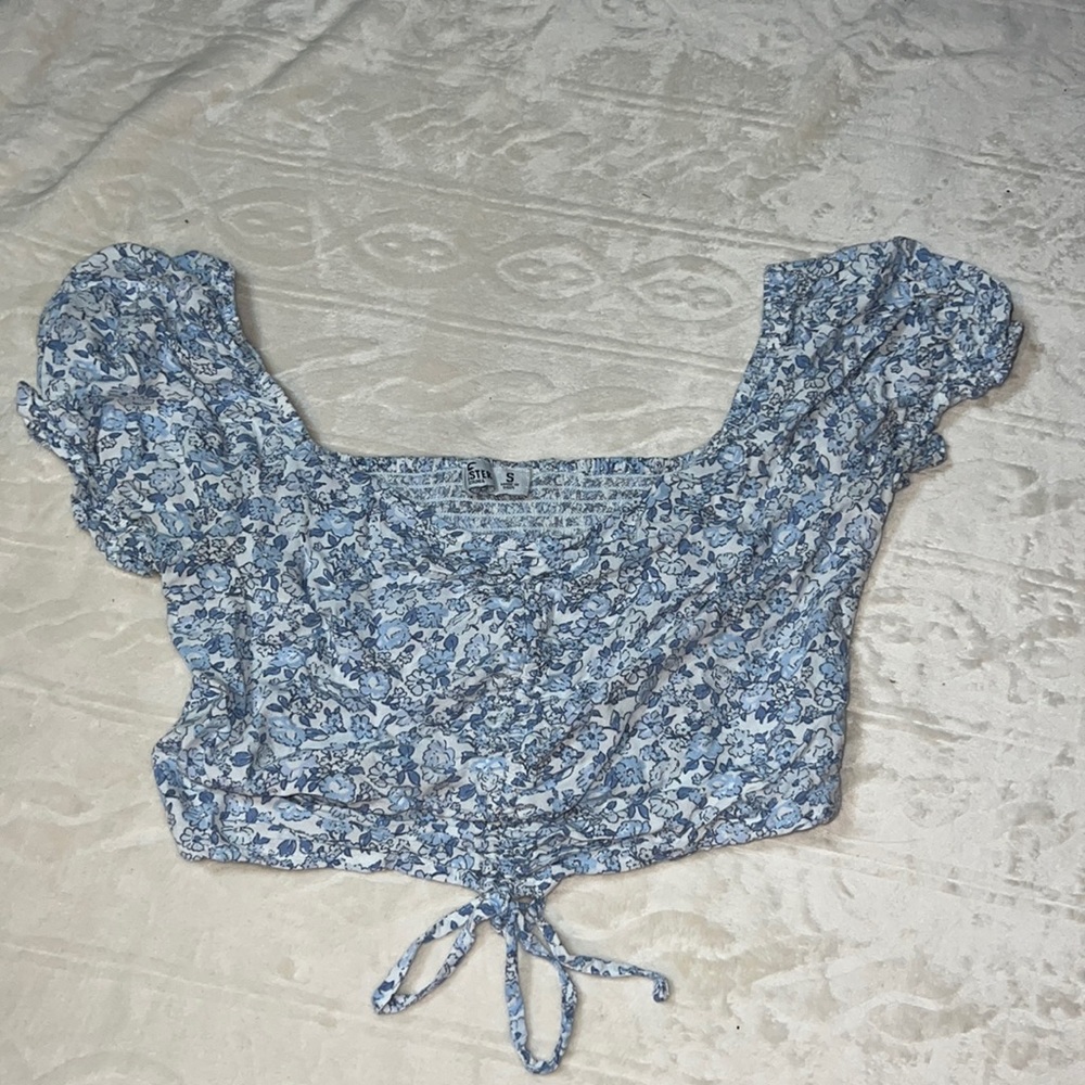 Hollister crop top‎